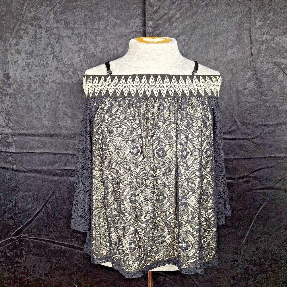L MERAKI Off Shoulder Illusion Top Lace Embroidary Witchy Gothic Vamp Tuscan